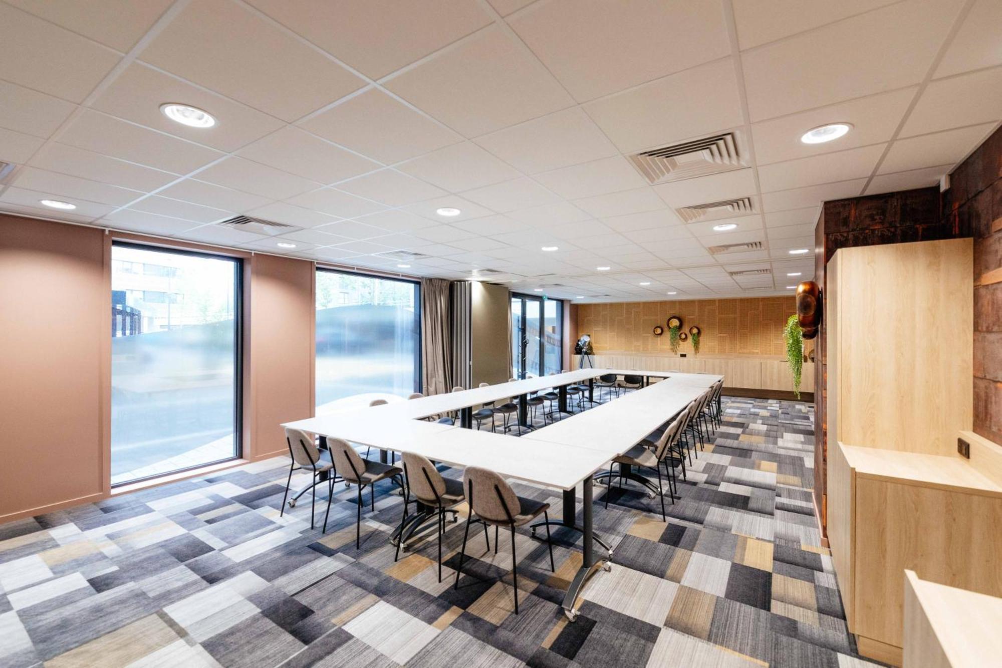 Ibis Styles Centre Hotel 3*