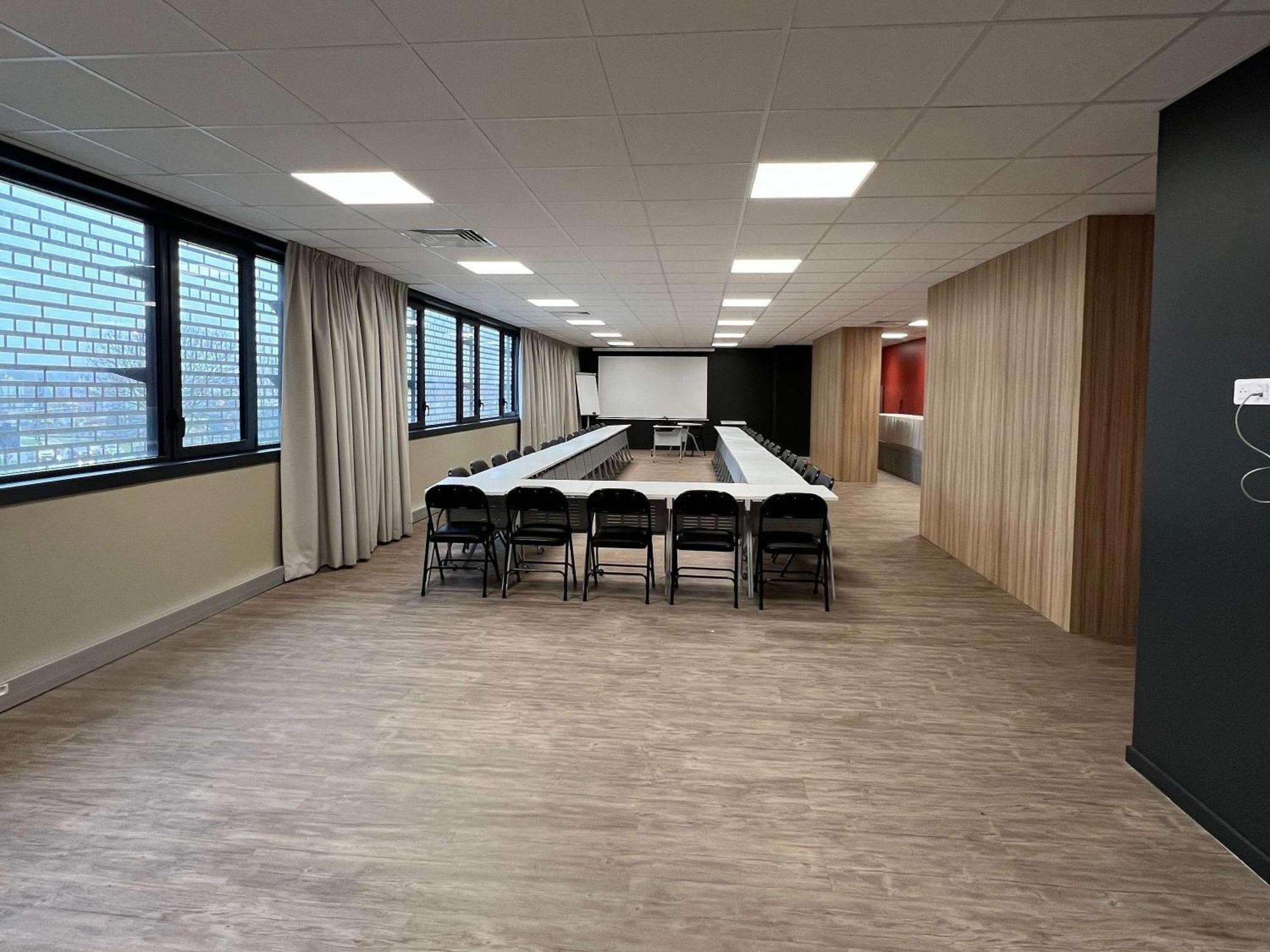 Ibis Styles Centre Hotel 3*
